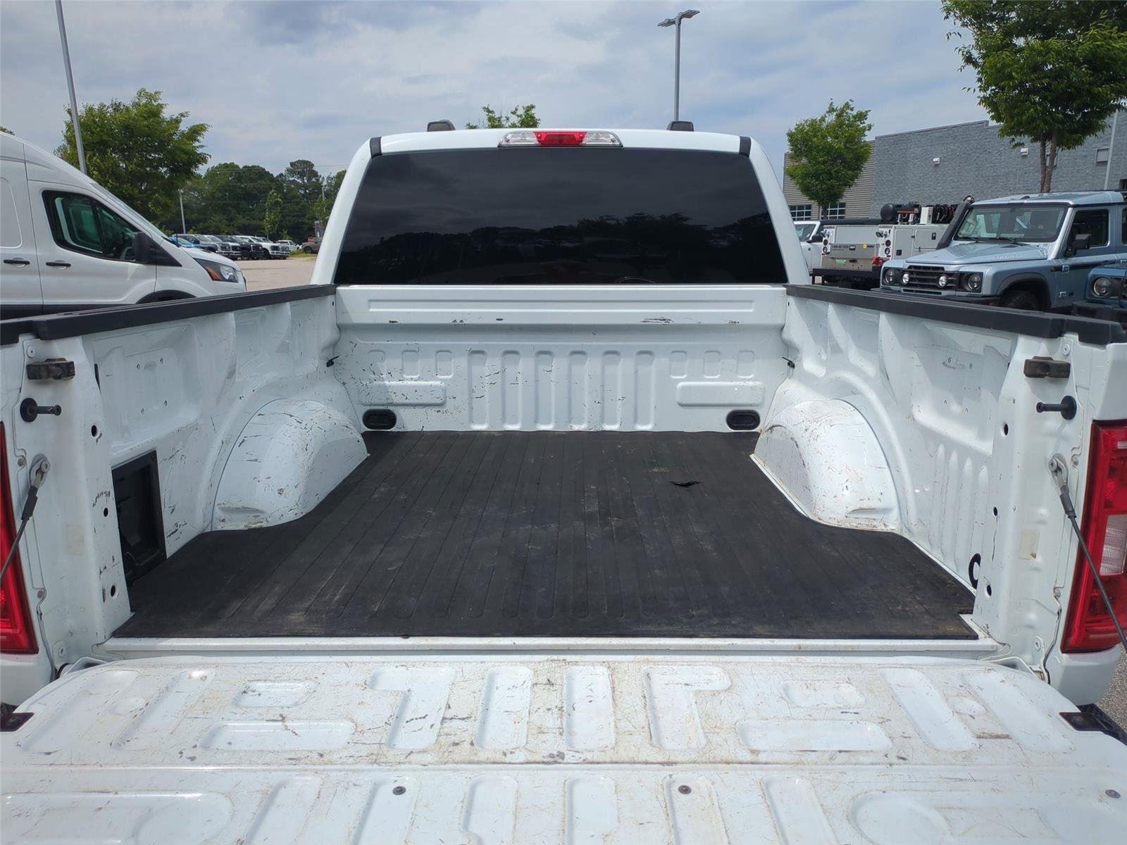 Used 2023 Oxford White Ford XL image 34