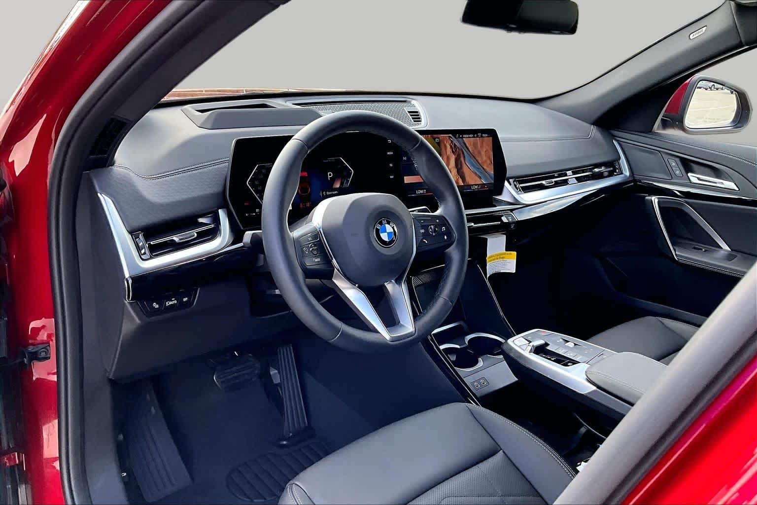 Used 2026 Vegas Red Metallic BMW xDrive28i image 16