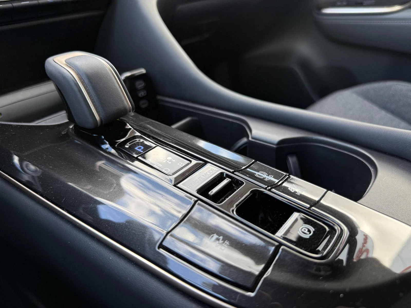 Used 2024 Heavy Metal Toyota XLE image 17