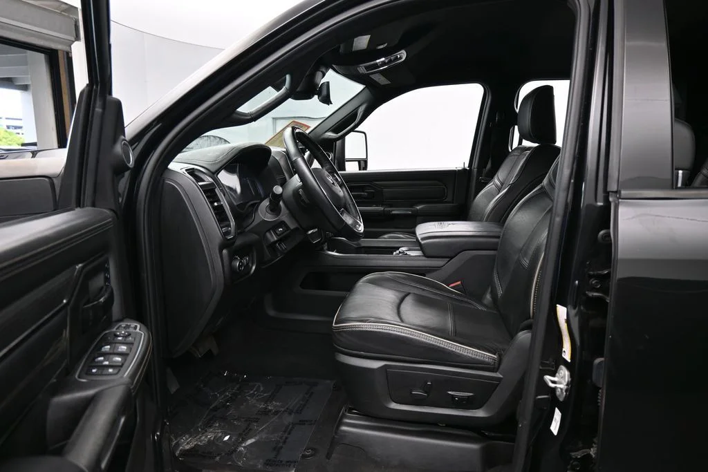 Used 2023 Diamond Black Crystal Pearlcoat Ram Limited image 9