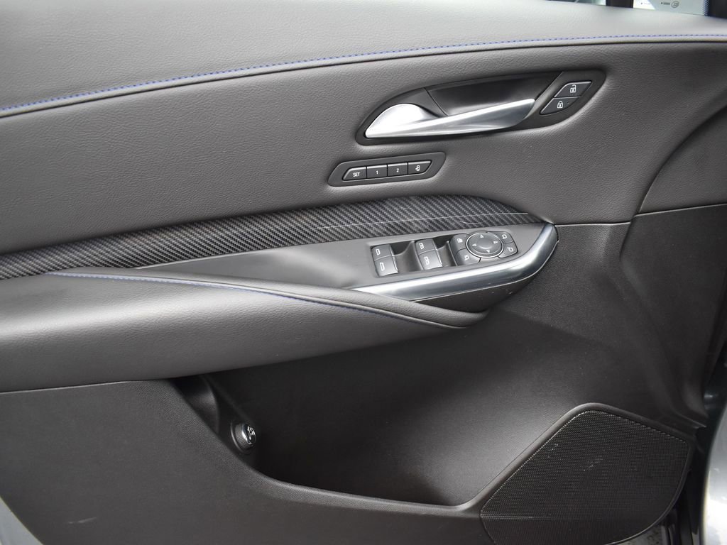 2024 CADILLAC XT4 - Image 10