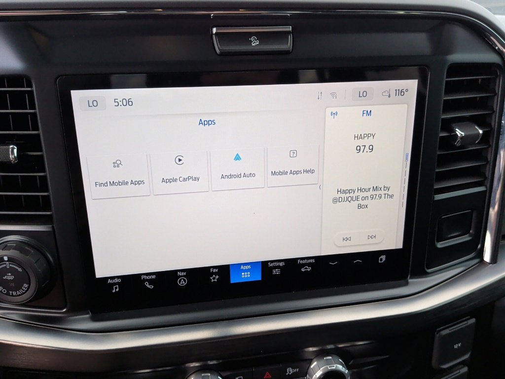 Used 2025 Agate Black Metallic Ford Lariat image 28