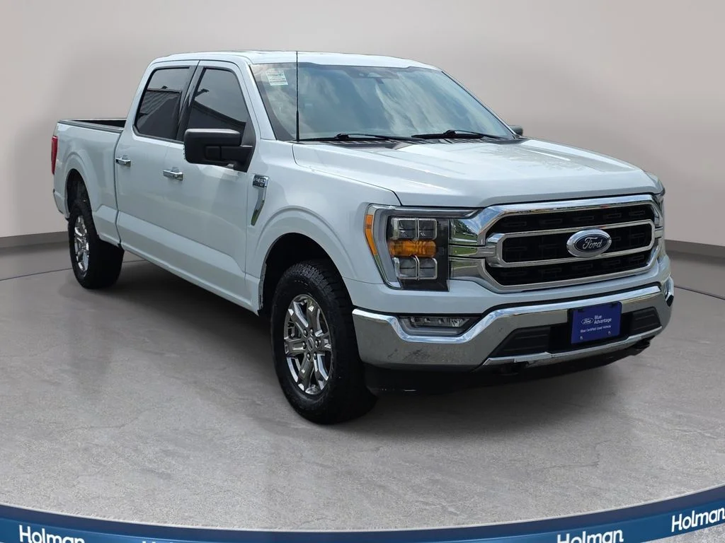 Certified Used 2023 Oxford White Ford XLT image 3