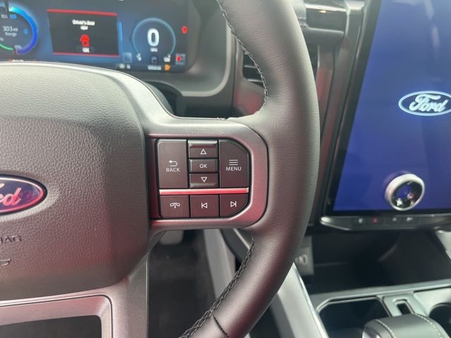 2025 Ford F-150 Lightning Flash - Photo 34