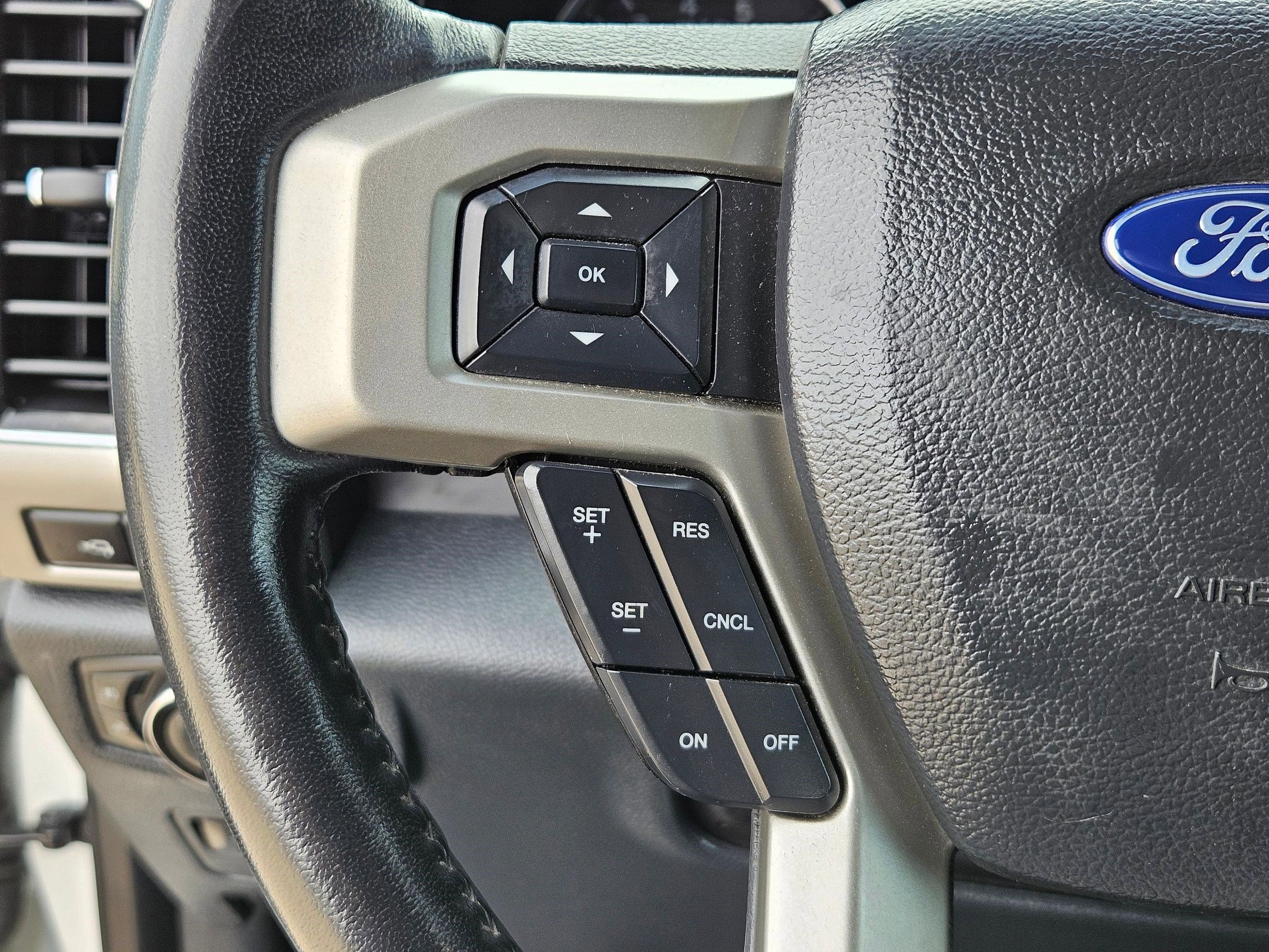 Used 2022 Star White Ford Lariat image 16