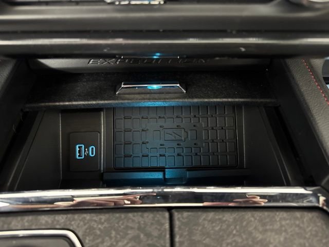 Used 2022 Gray Ford Limited image 17