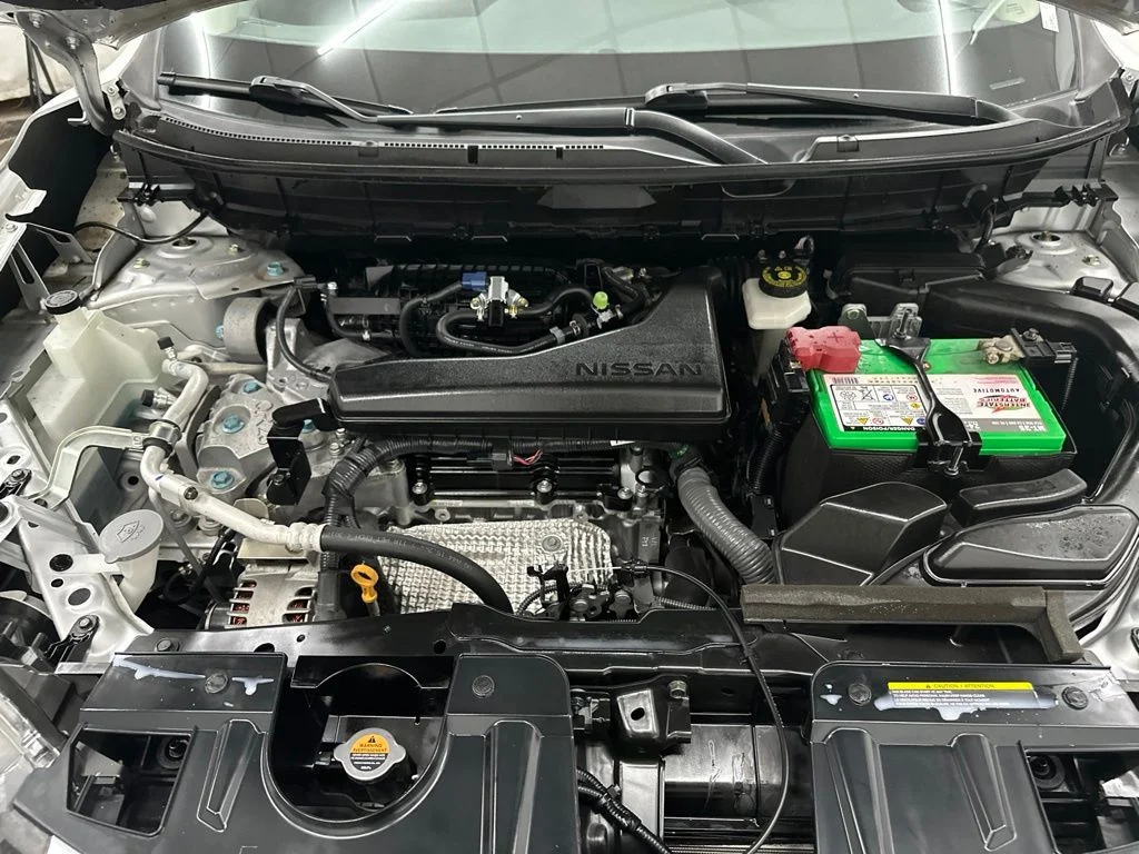 Used 2018 Silver Nissan SV image 13