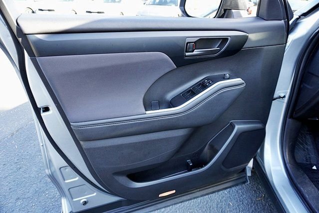 Used 2025 Silver Toyota LE image 21