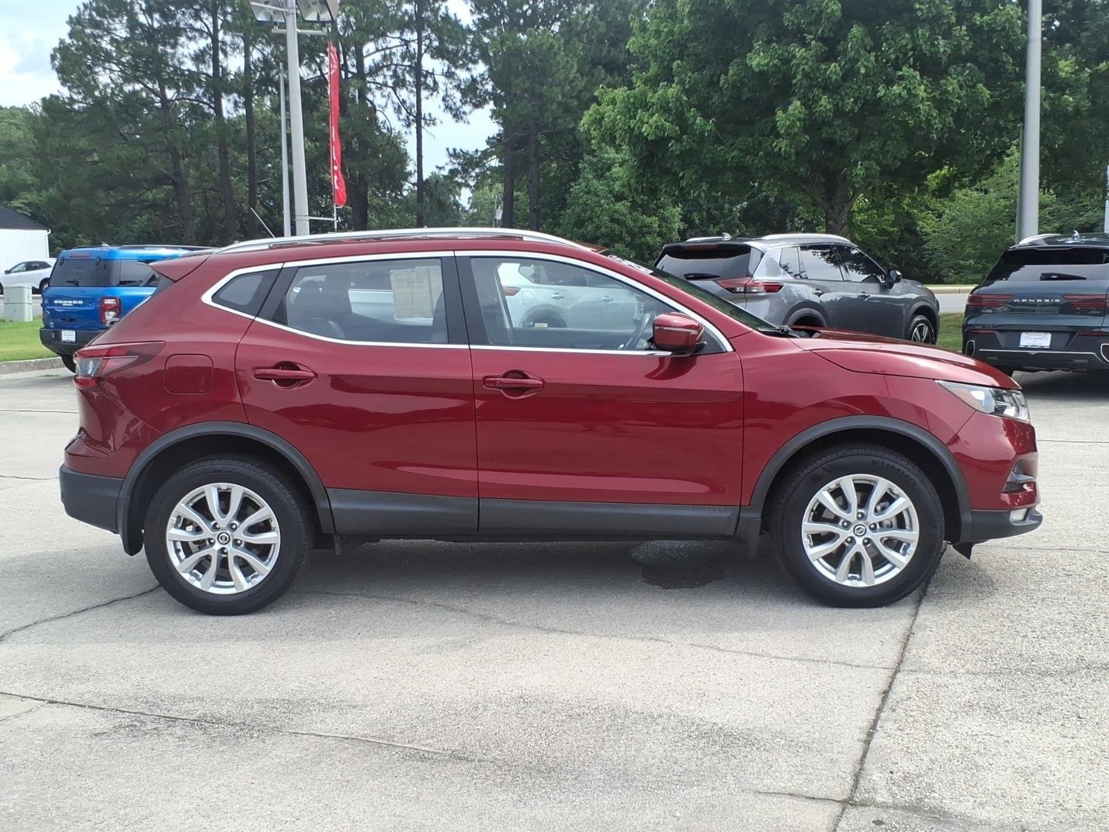 Used 2021 Scarlet Ember Tintcoat Nissan SV image 6