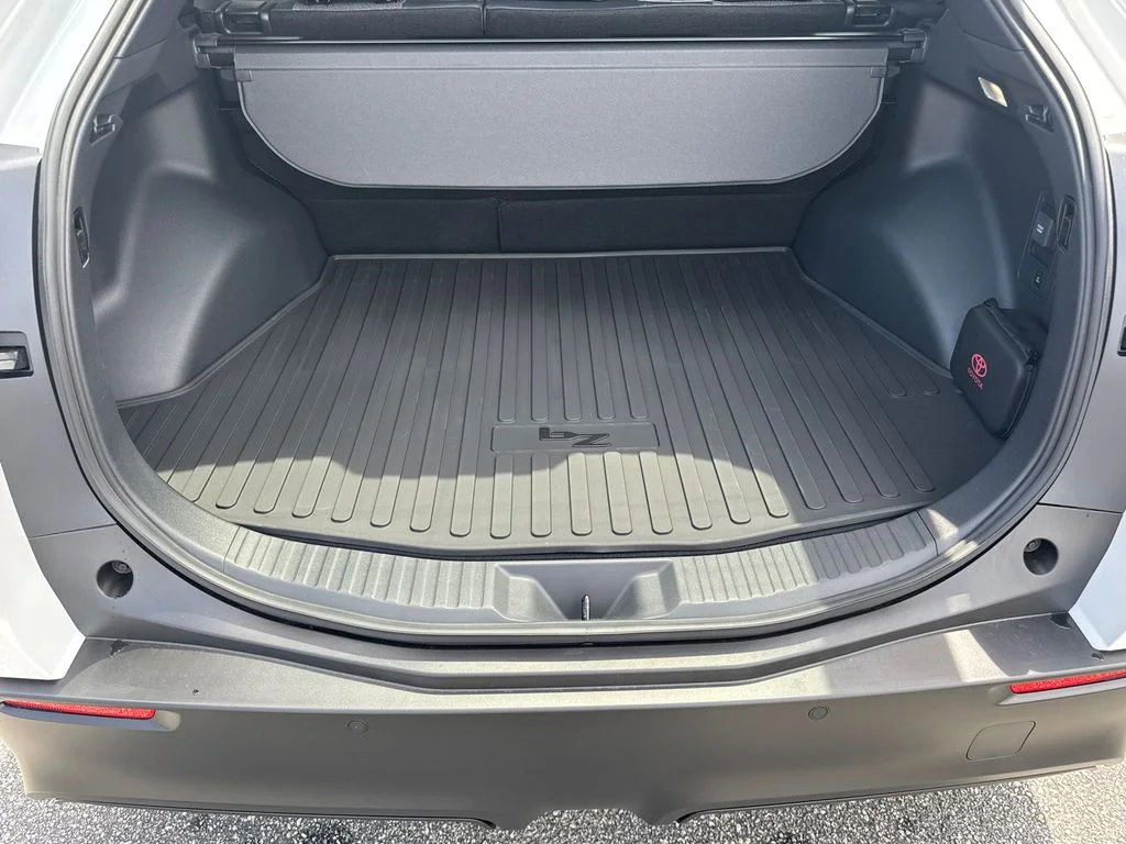 New 2026 Wind Chill Pearl Toyota XLE image 18
