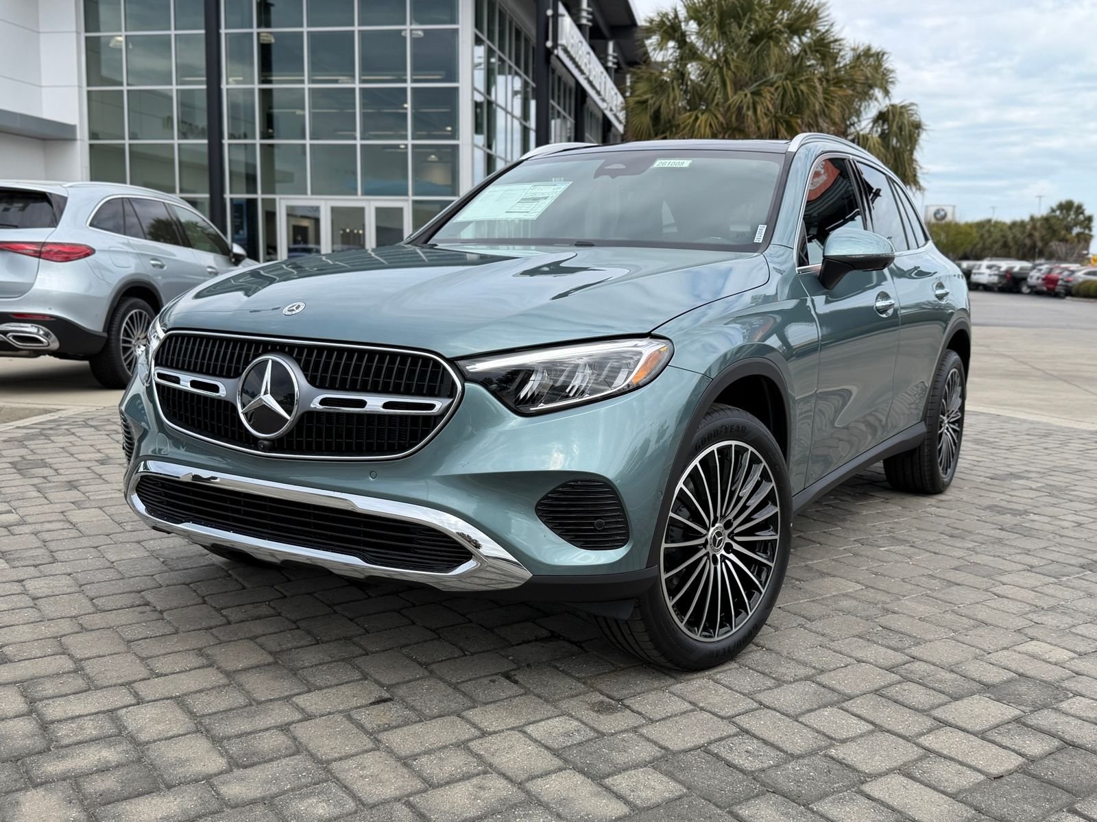 New 2026 Verde Silver Mercedes-Benz GLC 300 image 1