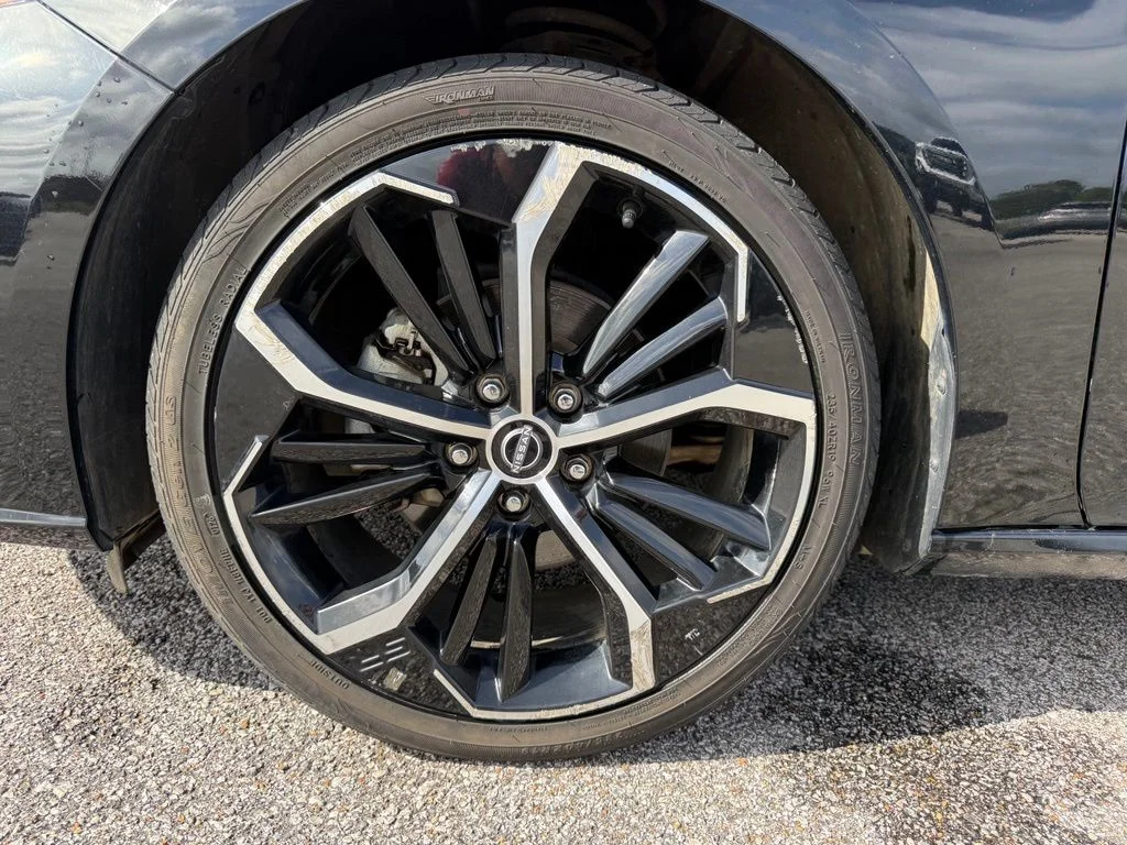 Used 2024 Black Nissan 2.5 SR image 23