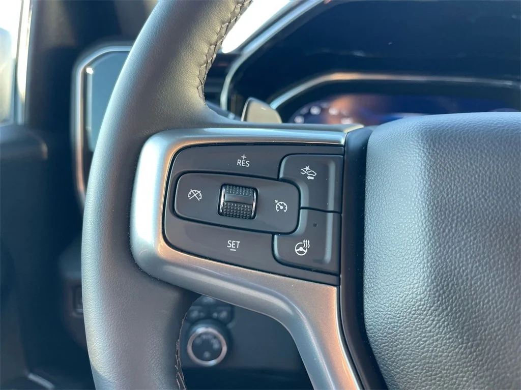 Used 2024 Summit White Chevrolet LT image 14