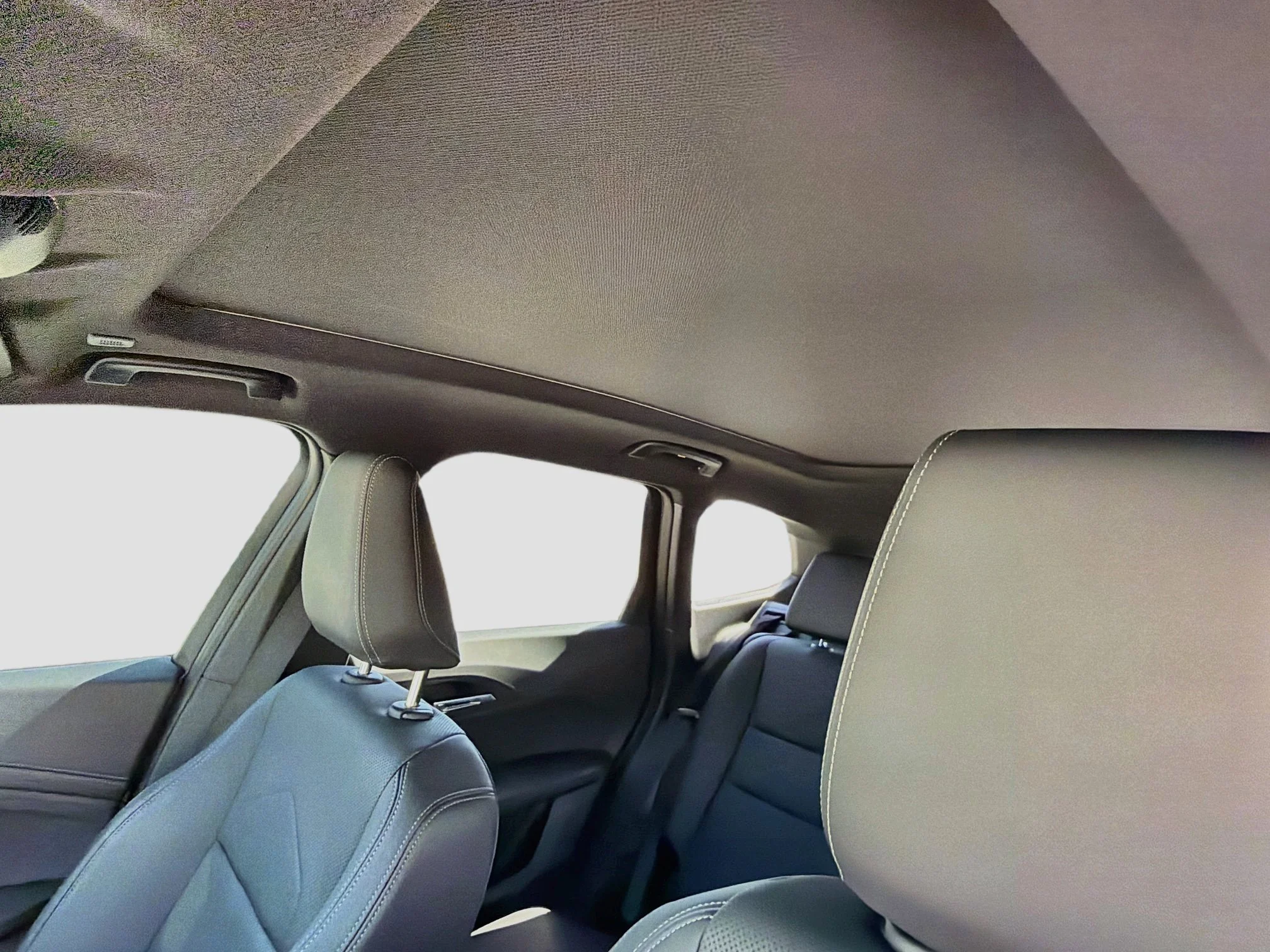 Used 2024 Mineral White Metallic BMW xDrive28i image 26