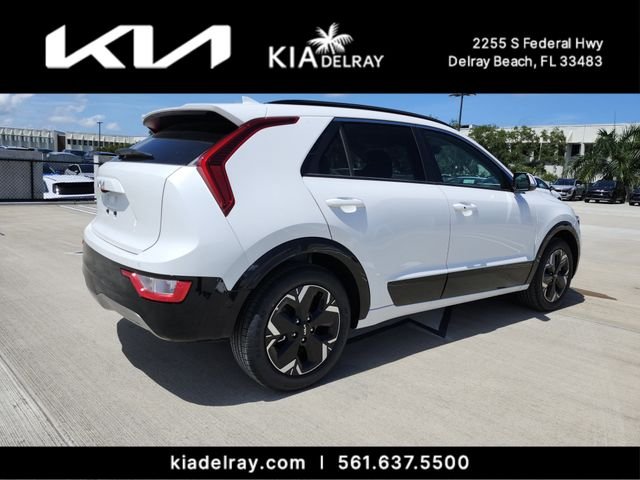 New 2026 Snow White Pearl Kia WIND image 3