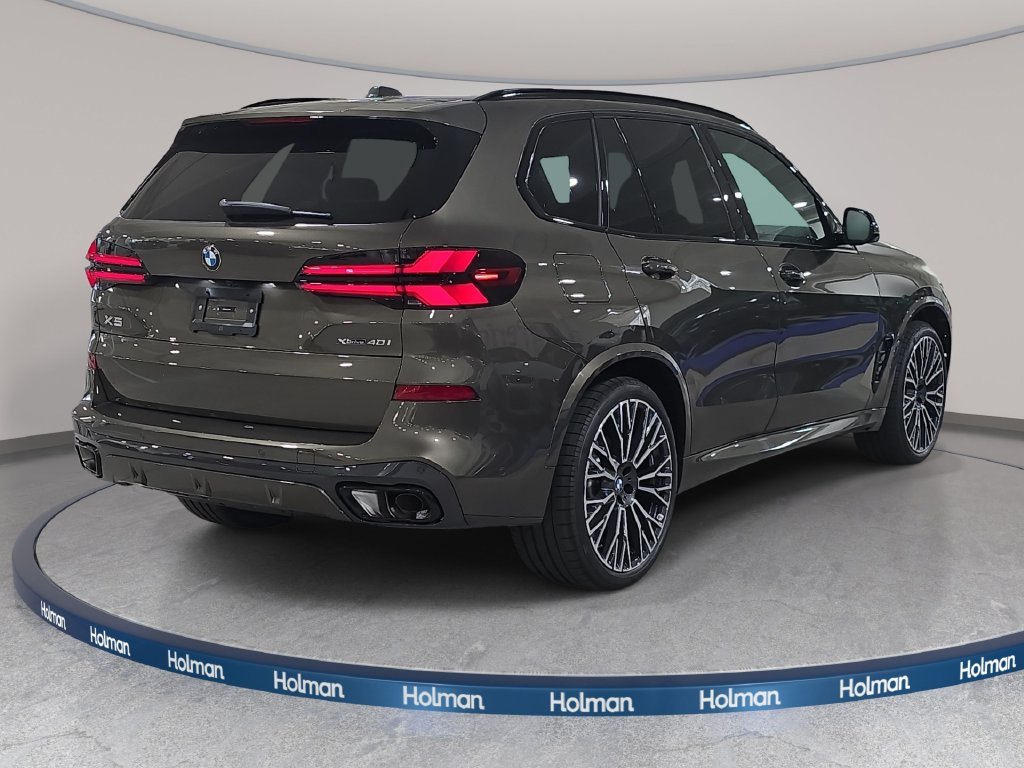 Used 2026 Manhattan Green Metallic BMW xDrive40i image 3