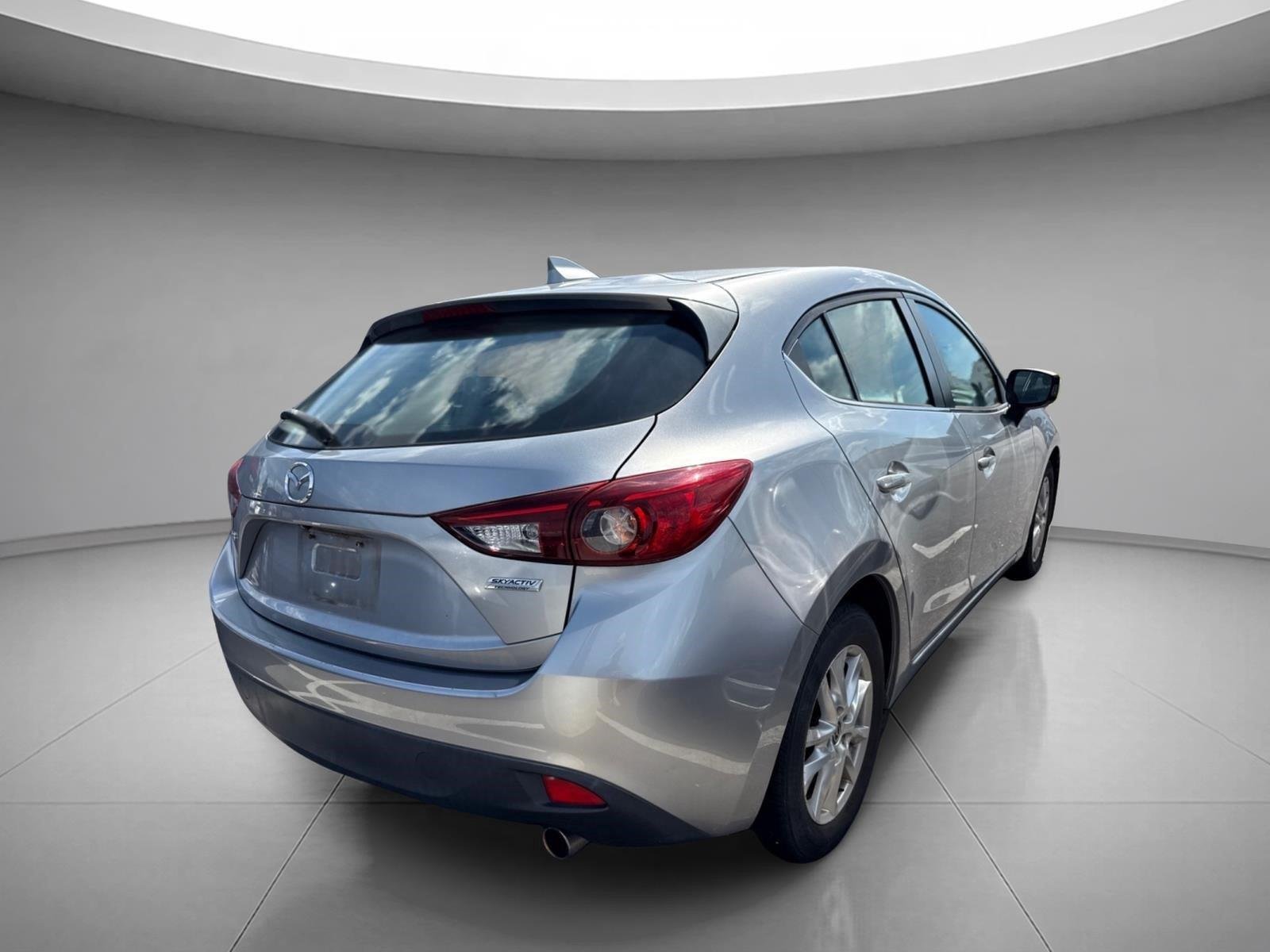 Used 2016 Liquid Silver Metallic Mazda i Grand Touring image 14