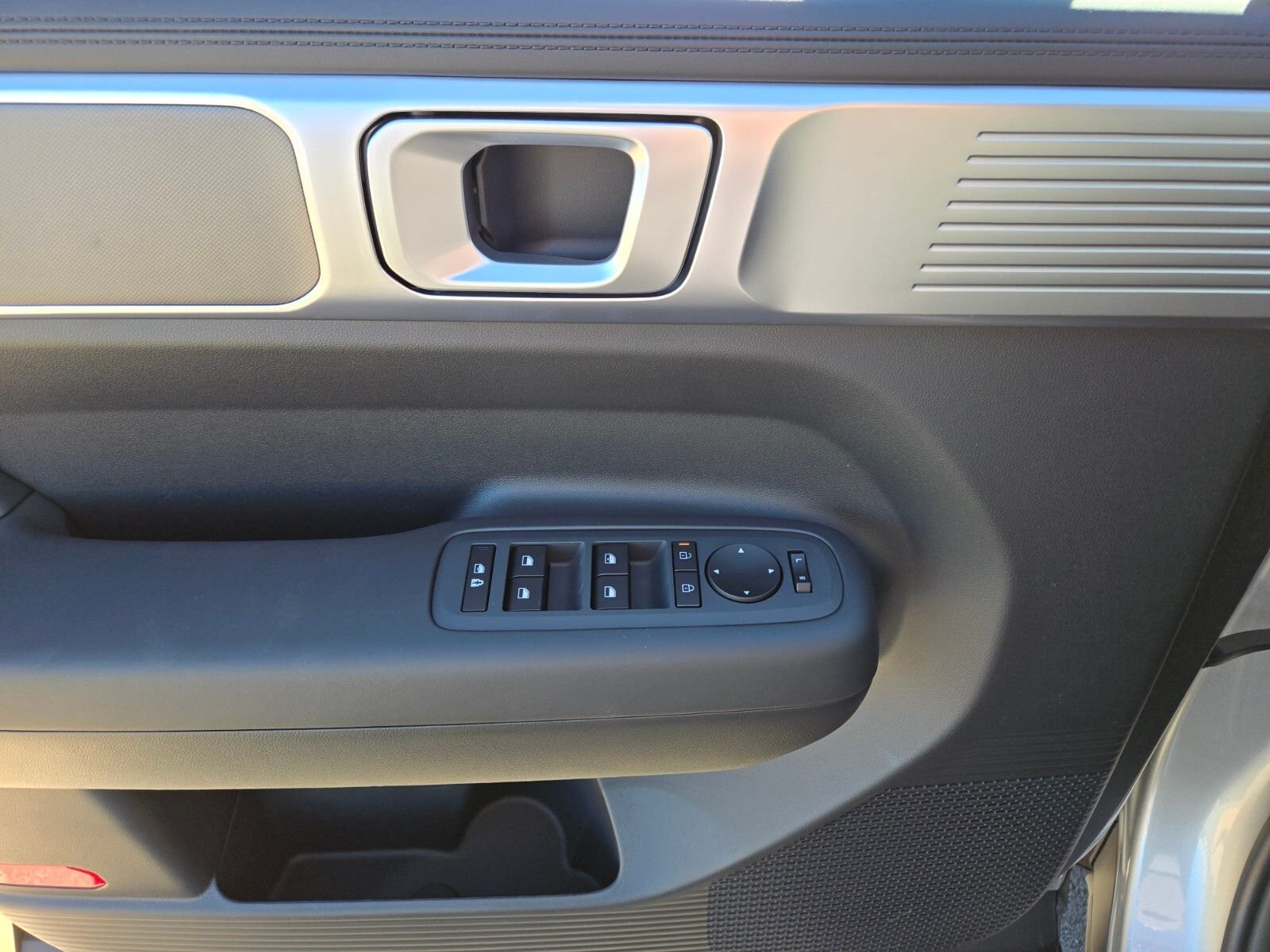 2026 Hyundai Santa Fe SE - Photo 9
