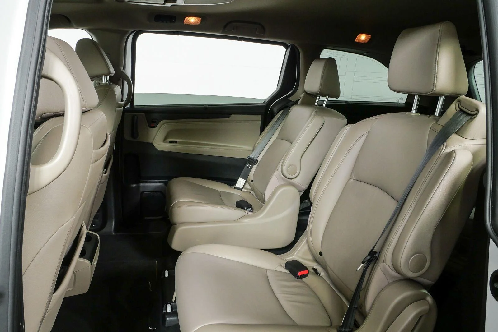 Used 2024 Platinum White Pearl Honda Touring image 17