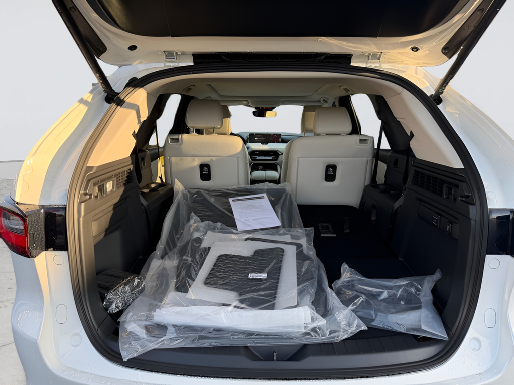 New 2026 Rhodium White Premium Mazda 3.3 Turbo S Premium Plus image 30