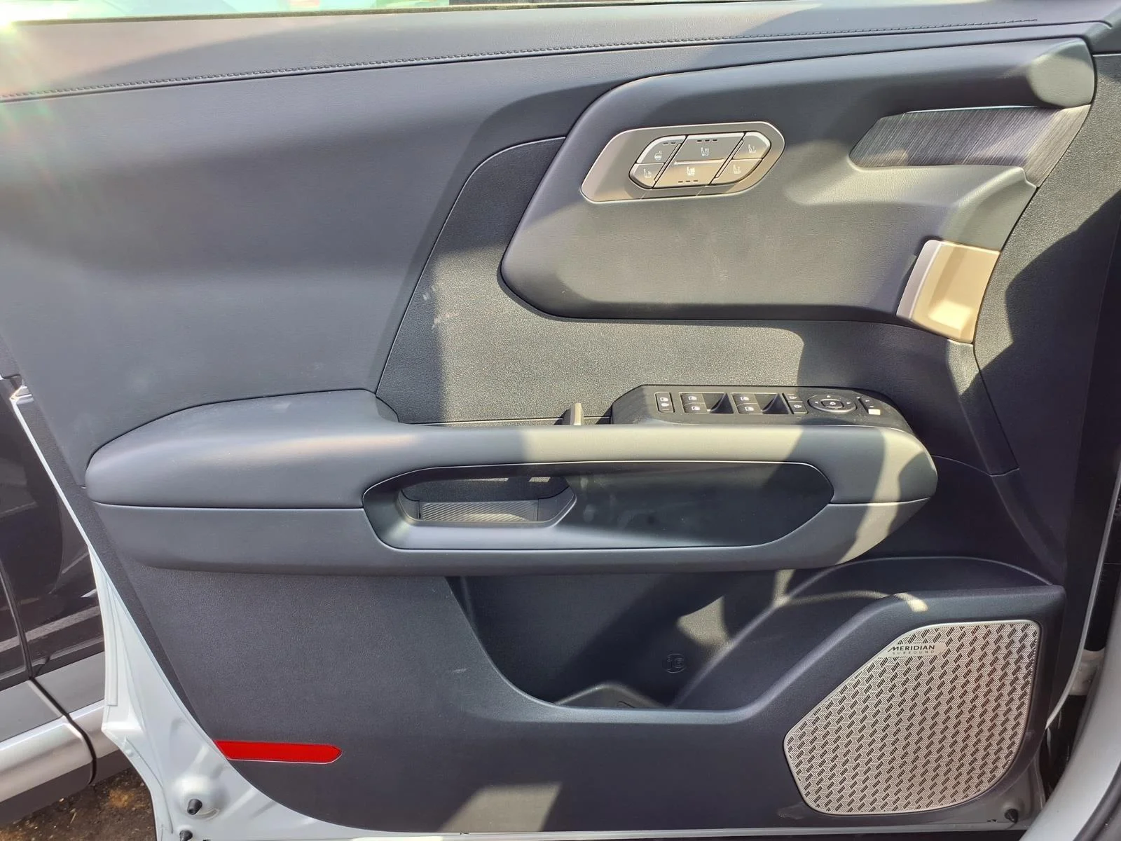 New 2027 Ivory Silver Kia SX-PRESTIGE image 10