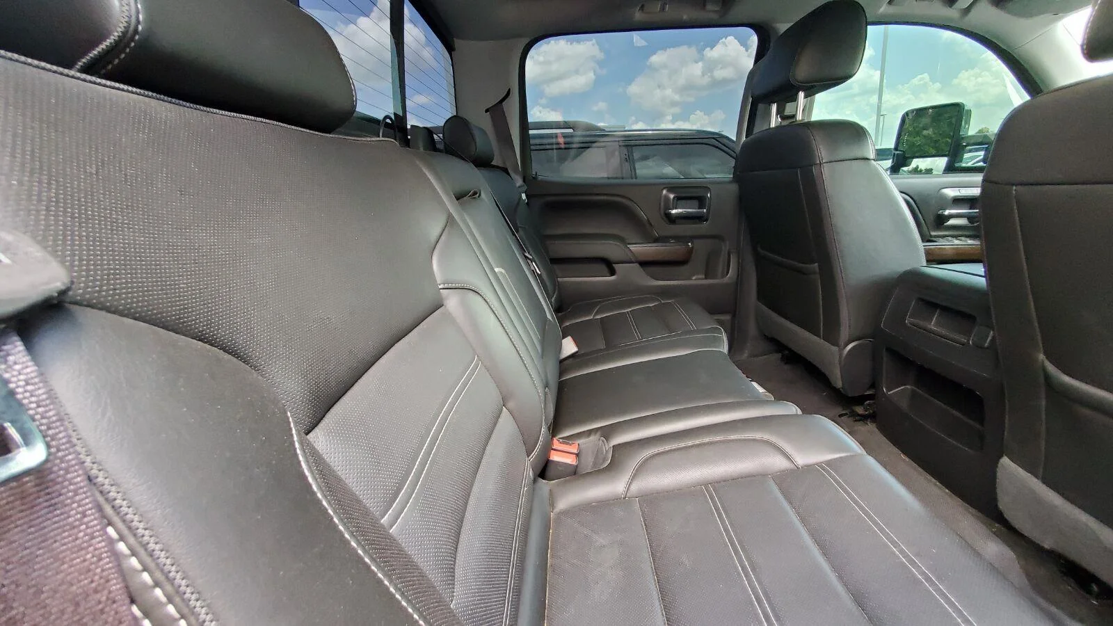 Used 2017 Dark Slate Metallic GMC Denali image 6
