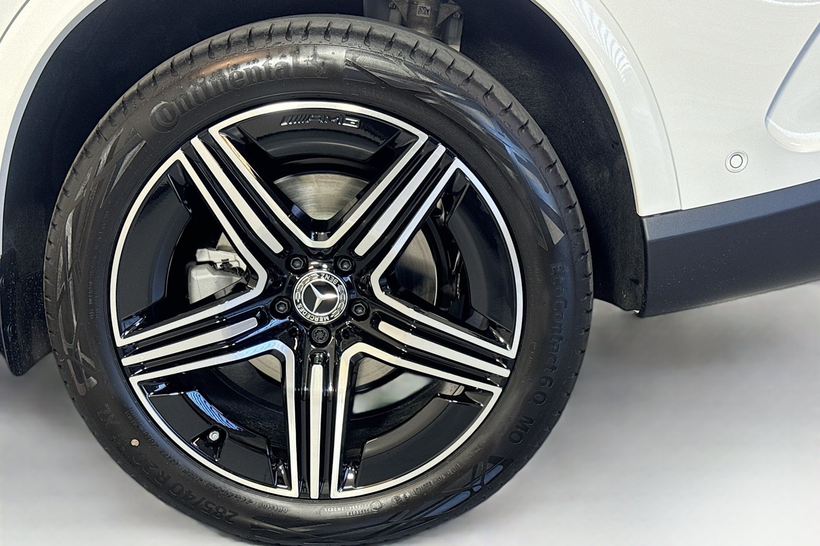 New 2026 Polar White Mercedes-Benz GLC 300 image 29