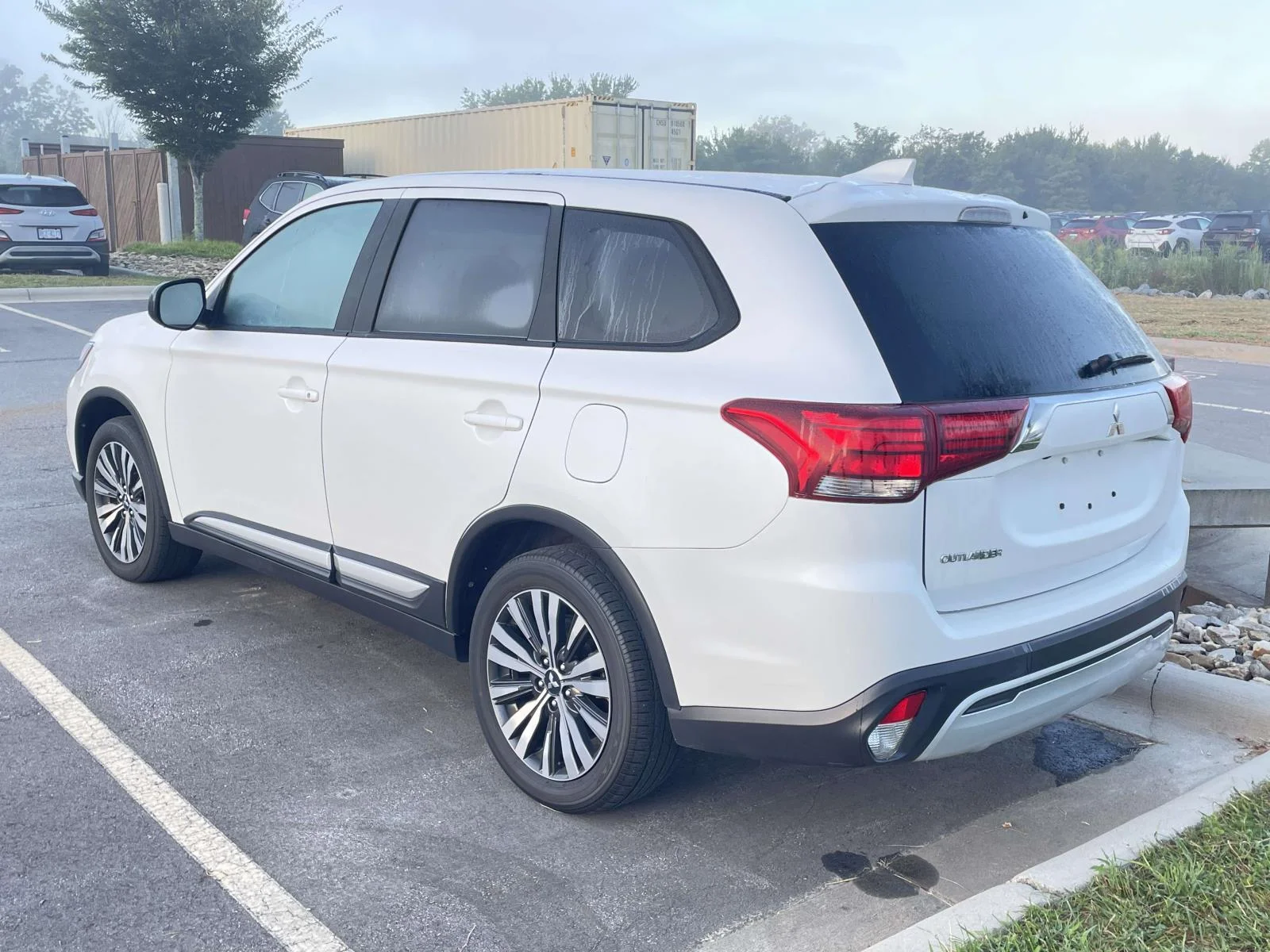 Used 2020  Mitsubishi ES image 3