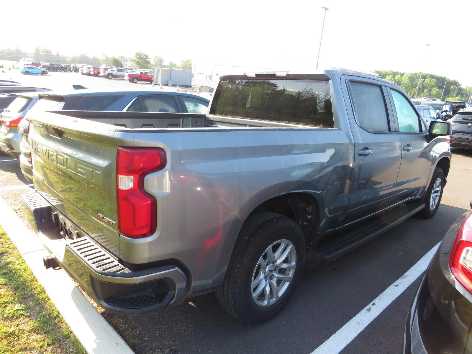 Used 2021 SATIN STEEL METALLIC Chevrolet RST image 14
