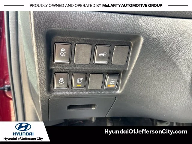 Used 2019 Red INFINITI LUXE image 33