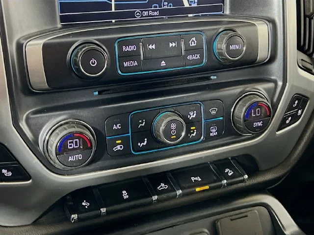 Used 2018 White GMC SLT image 19