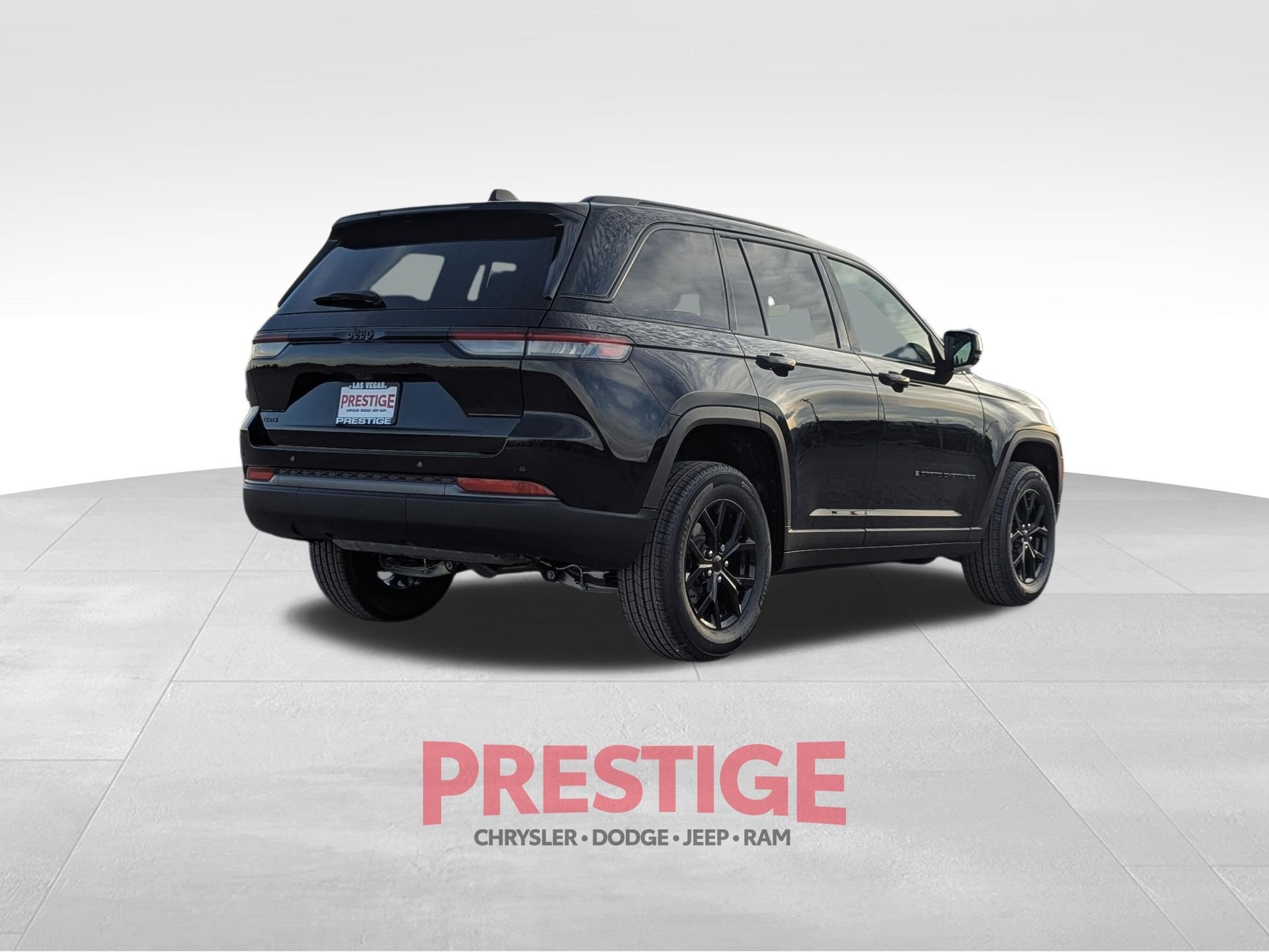 New 2026 Diamond Black Crystal Pearl-Coat Exterior Paint Jeep Altitude image 5