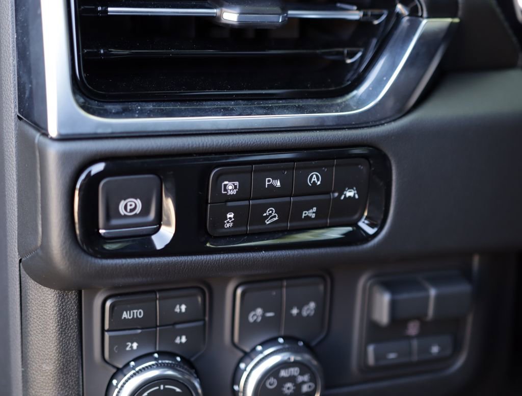 2026 GMC Yukon XL Denali - Photo 10