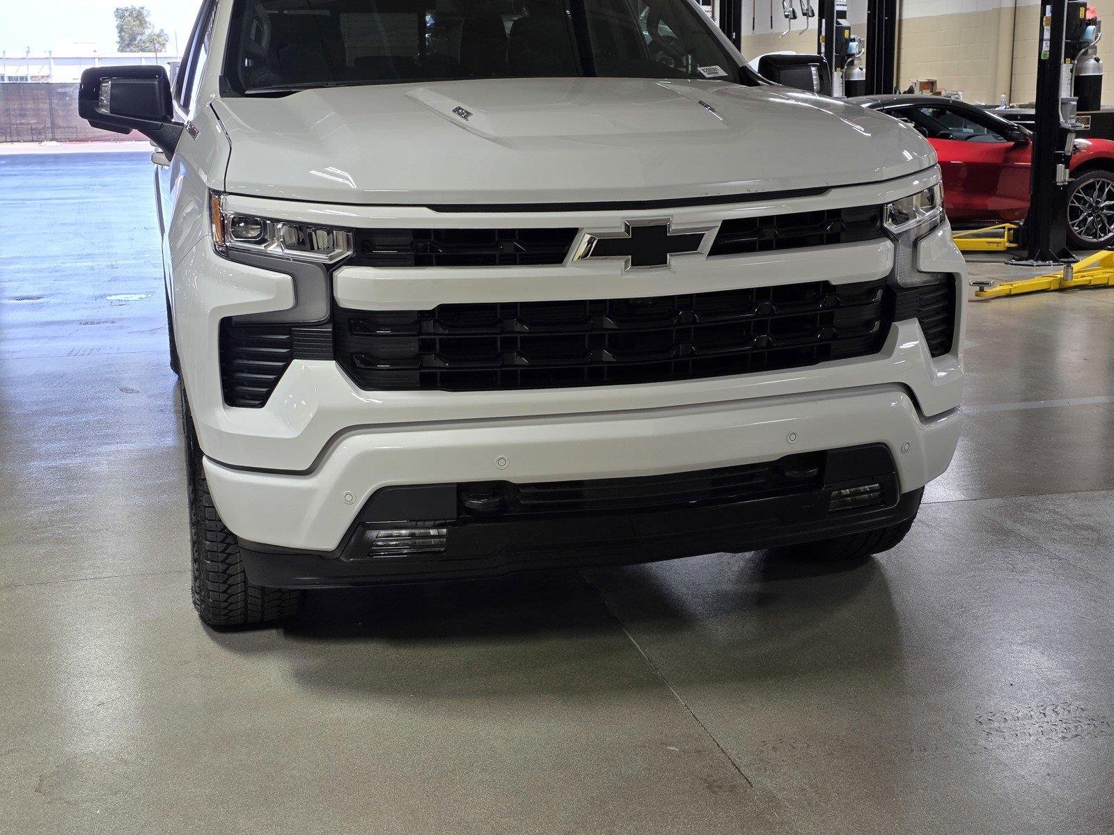 New 2026 Summit White Chevrolet RST image 9