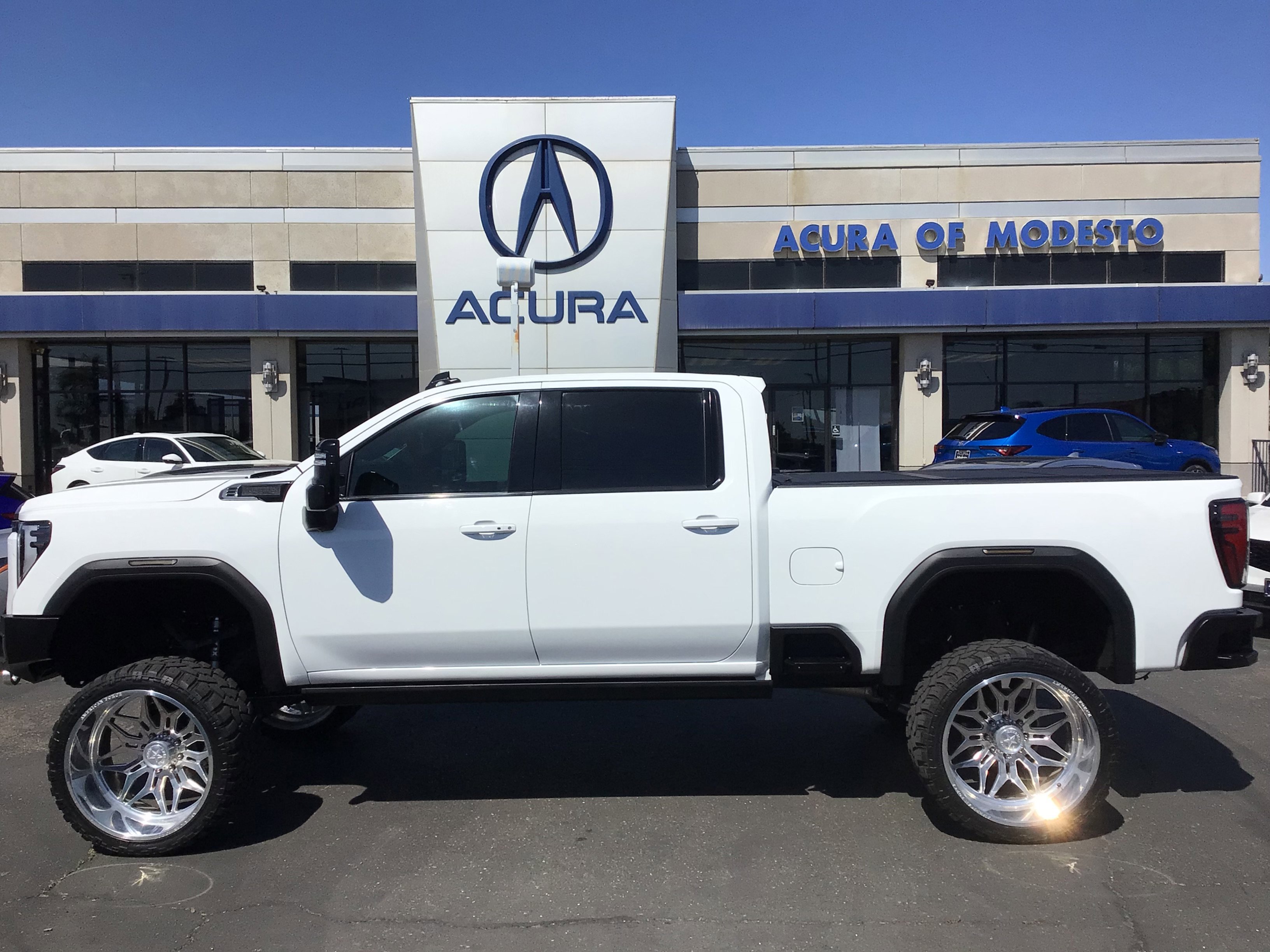 2024 GMC Sierra 4WD Crew Cab Standard Box AT4's photo