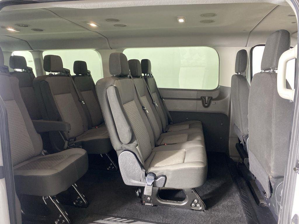 Used 2024 Oxford White Ford XLT image 25