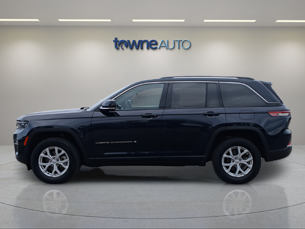 Used 2023 Black Jeep Limited image 3