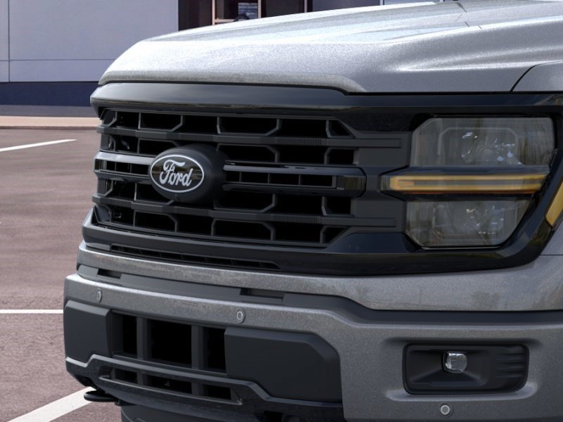 New 2026 Carbonized Gray Metallic Ford XLT image 18