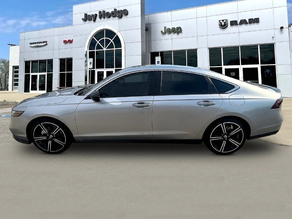Used 2025 Silver Honda Sport image 9