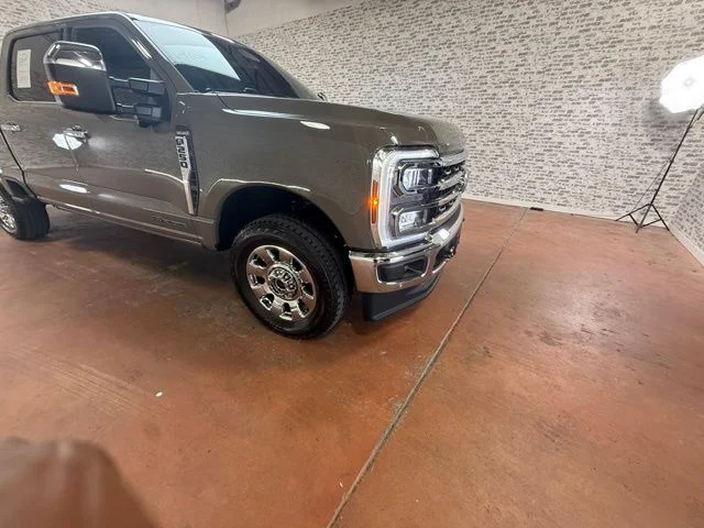 Used 2026 Gray Ford King Ranch image 9