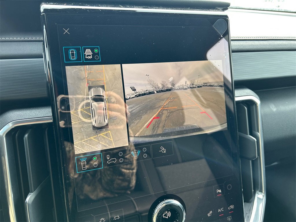 2026 GMC ACADIA - Image 24