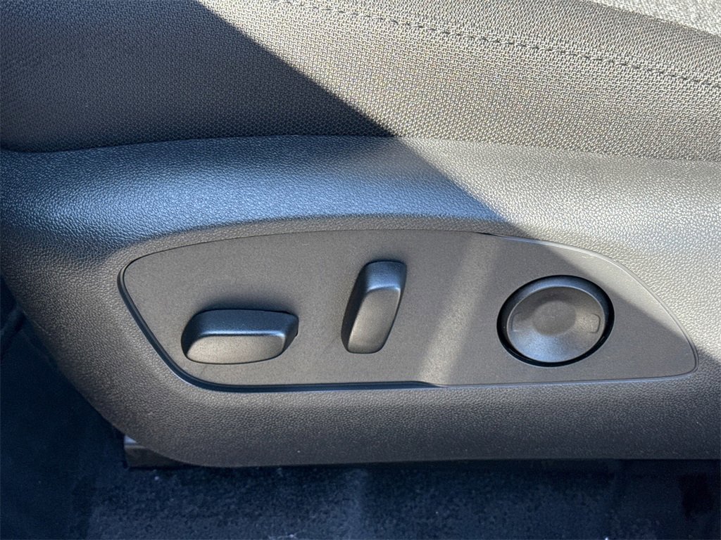 2026 GMC ACADIA - Image 16