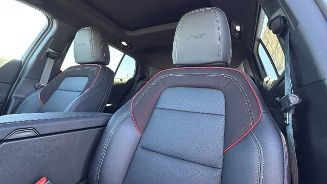 2026 Chevrolet Equinox EV RS - Photo 11