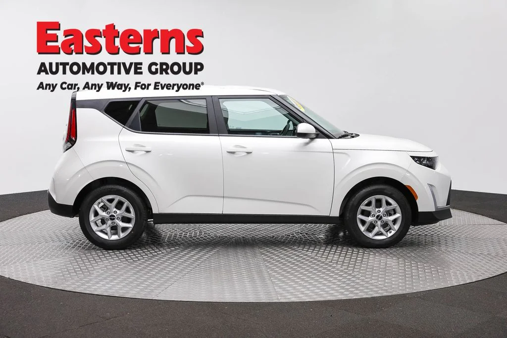 Used 2025 White Kia LX image 4