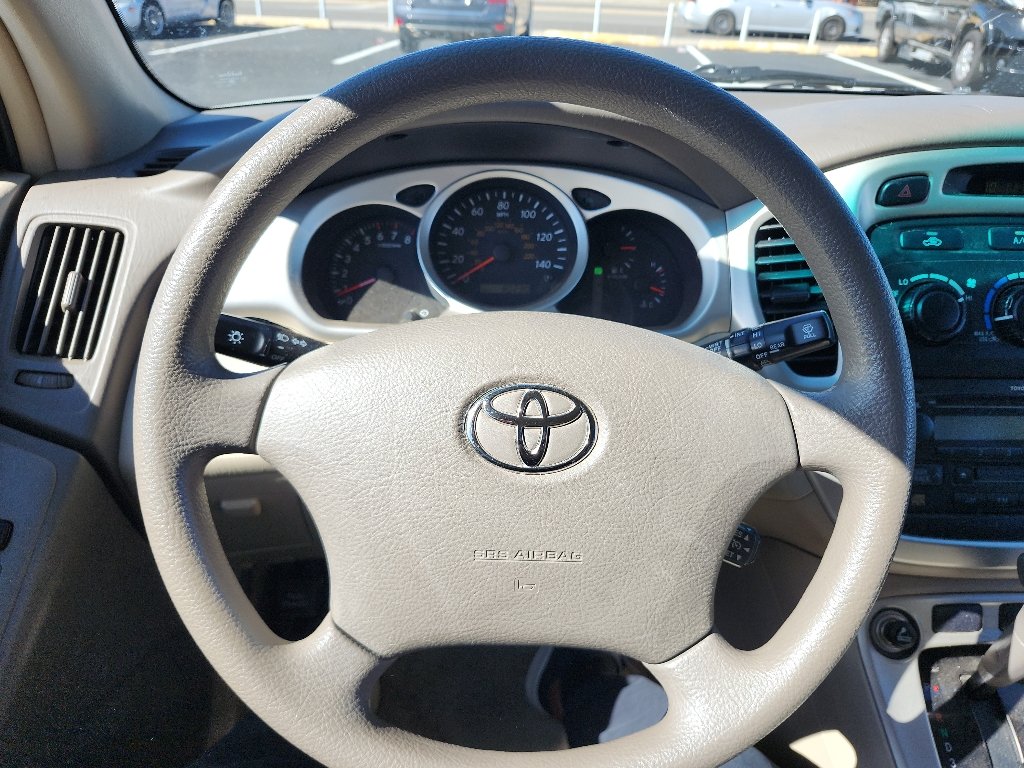 Used 2005  Toyota  image 19