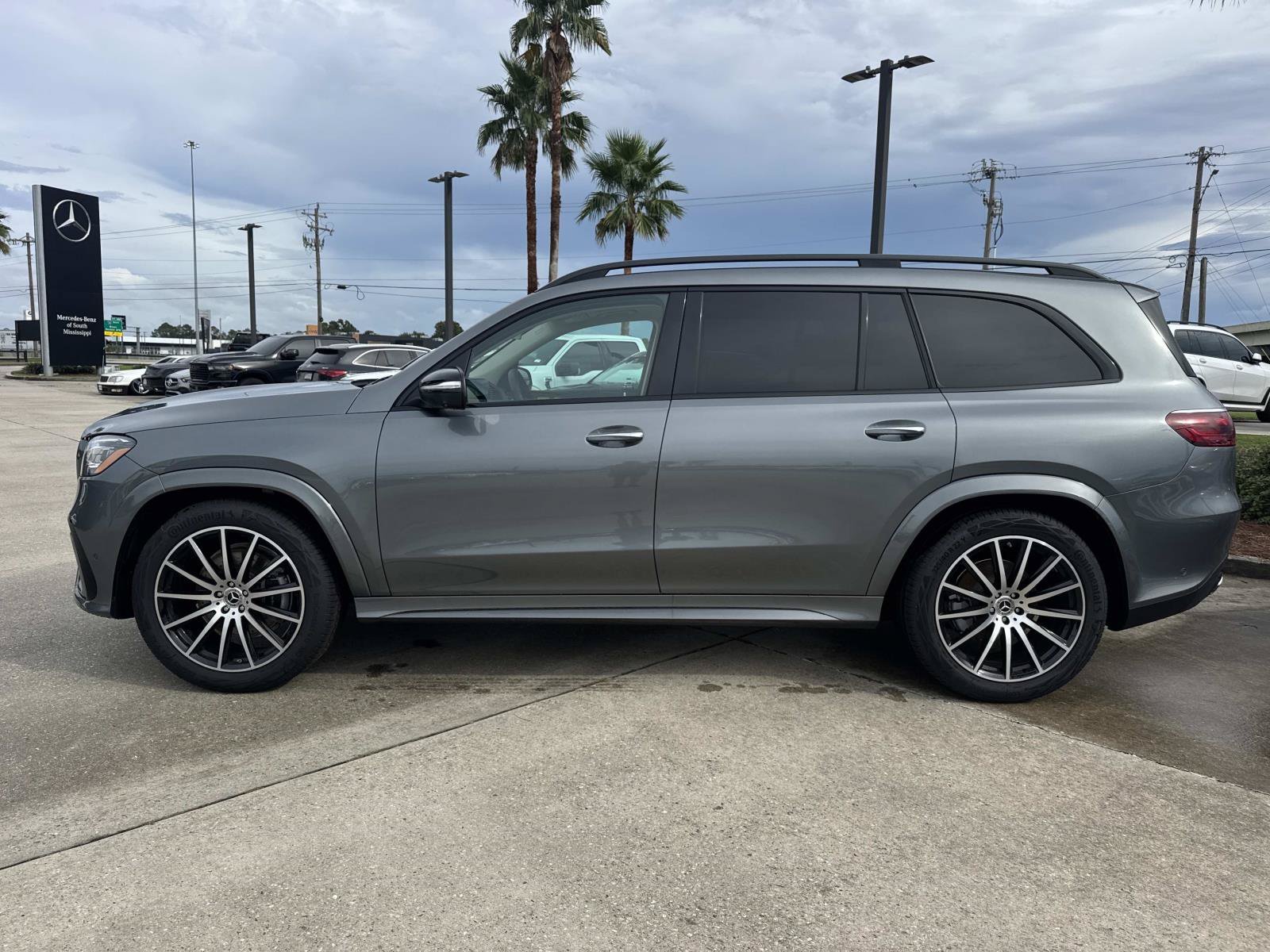 New 2026  Mercedes-Benz GLS 450 image 7