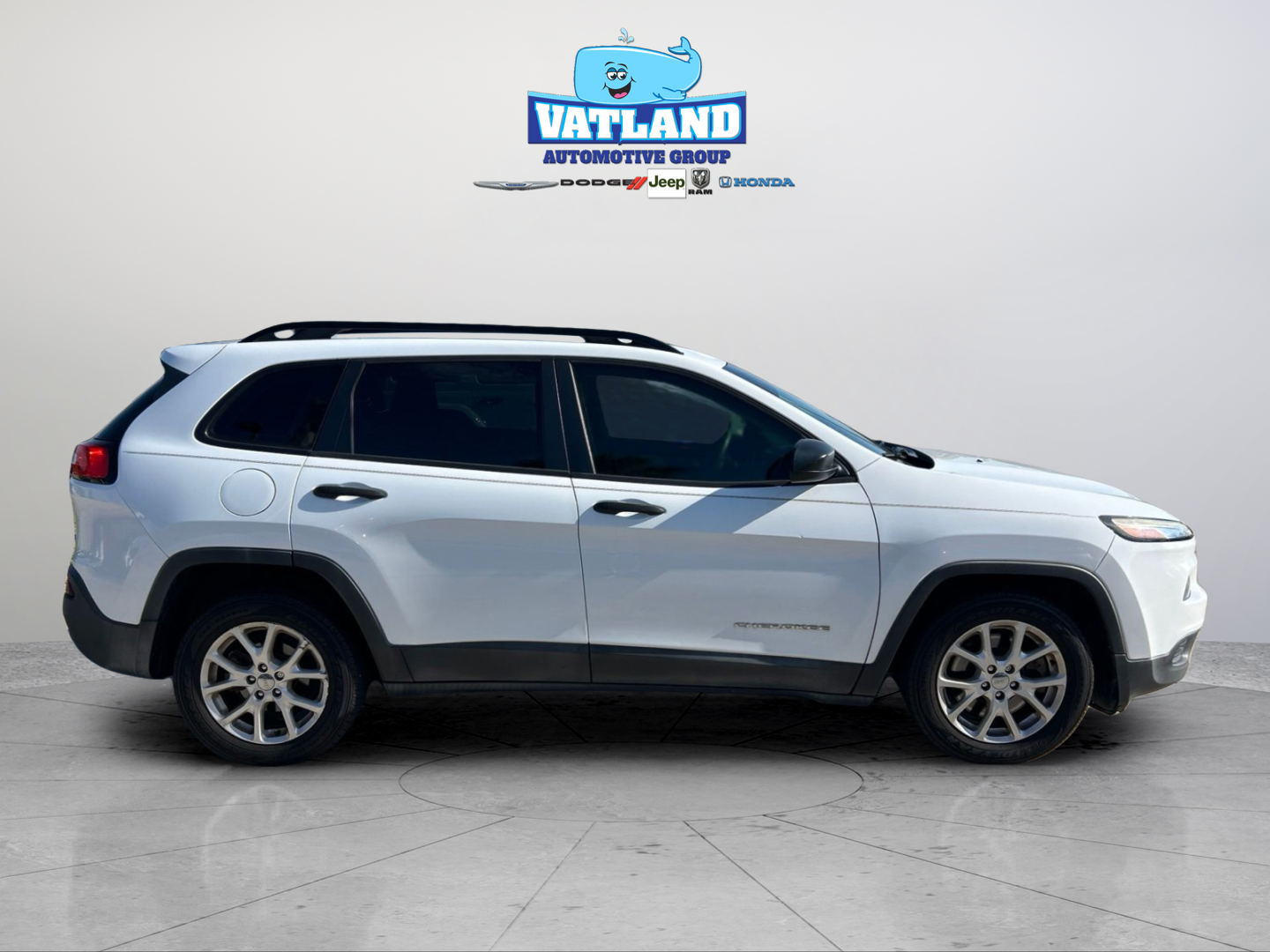 Used 2015 White Jeep Sport image 6