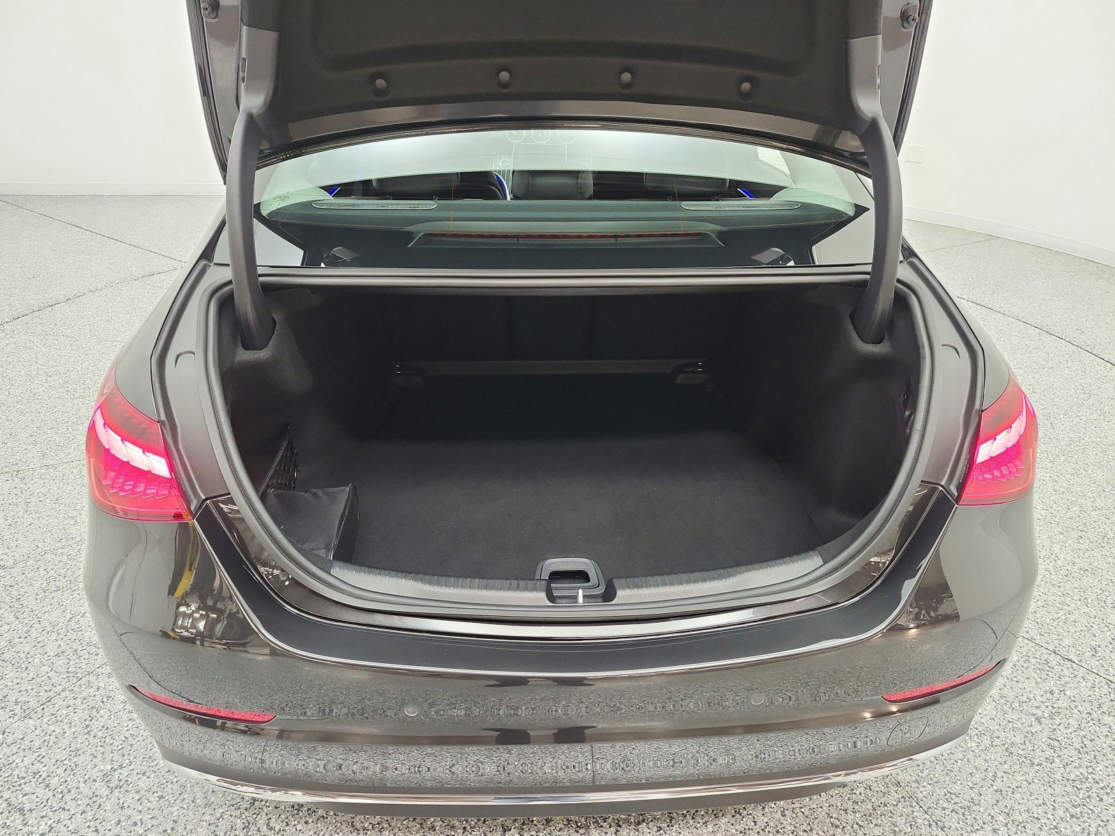 Used 2023 Graphite Grey Metallic Mercedes-Benz C 300 Sedan image 29