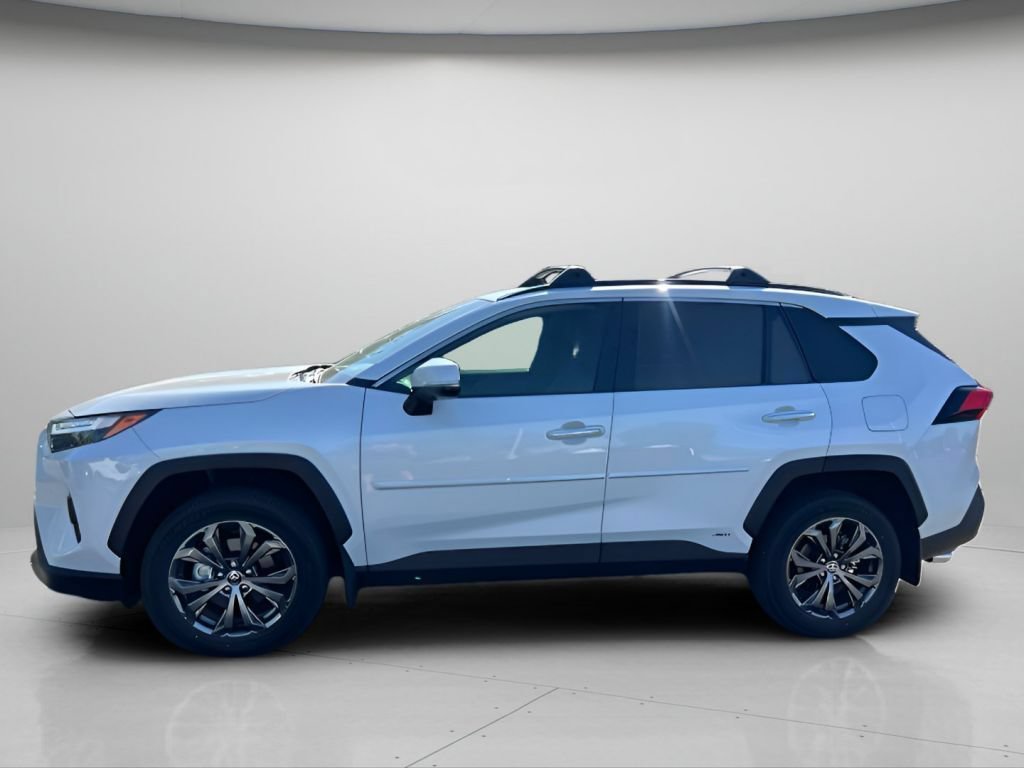 Used 2025 Wind Chill Pearl Toyota Limited image 14