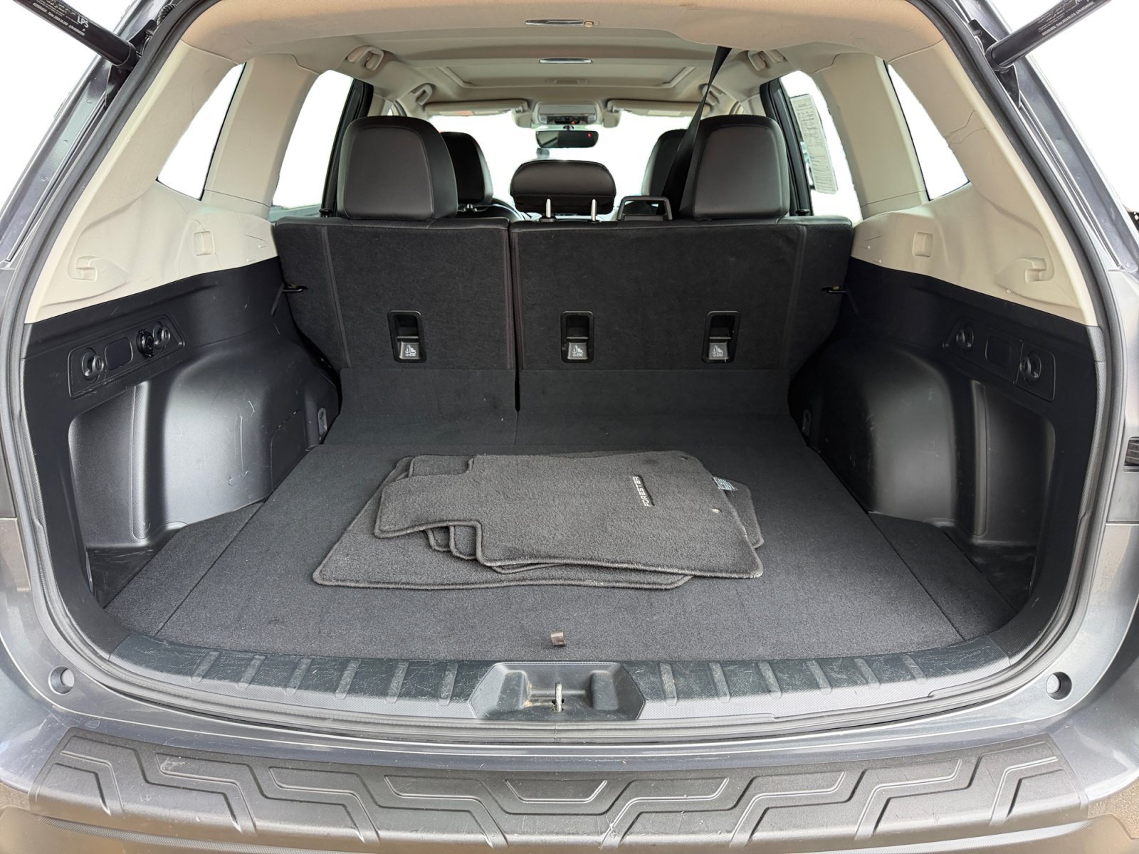 Used 2020 Magnetite Gray Metallic Subaru Limited image 39